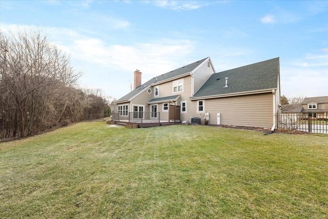 387 W Juniper DRIVE, Grafton, WI 53024