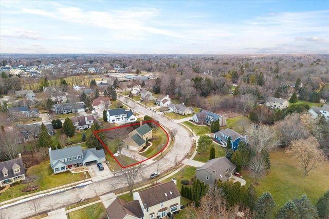 387 W Juniper DRIVE, Grafton, WI 53024