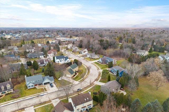 387 W Juniper DRIVE, Grafton, WI 53024