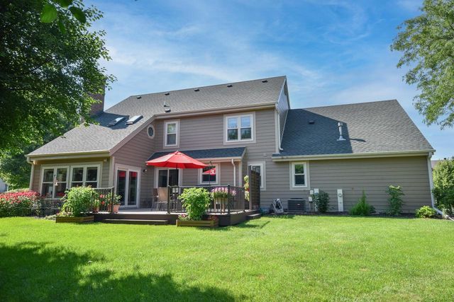 387 W Juniper DRIVE, Grafton, WI 53024