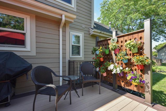 387 W Juniper DRIVE, Grafton, WI 53024