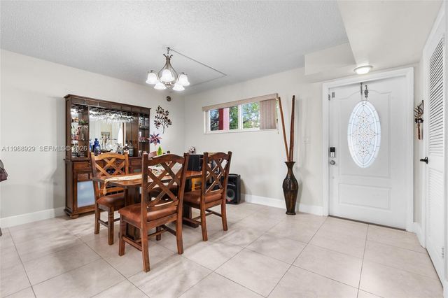 9420 S Hollybrook Lake Dr 206, Pembroke Pines, FL 33025