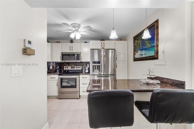 9420 S Hollybrook Lake Dr 206, Pembroke Pines, FL 33025