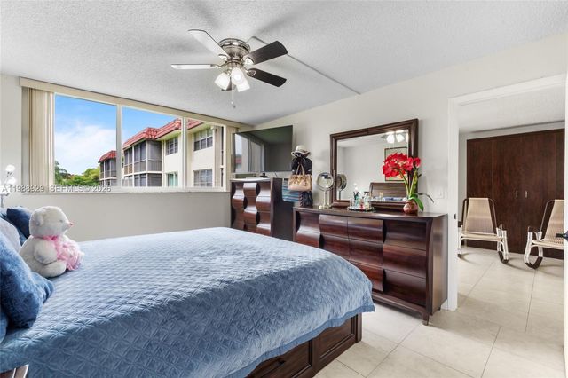 9420 S Hollybrook Lake Dr 206, Pembroke Pines, FL 33025