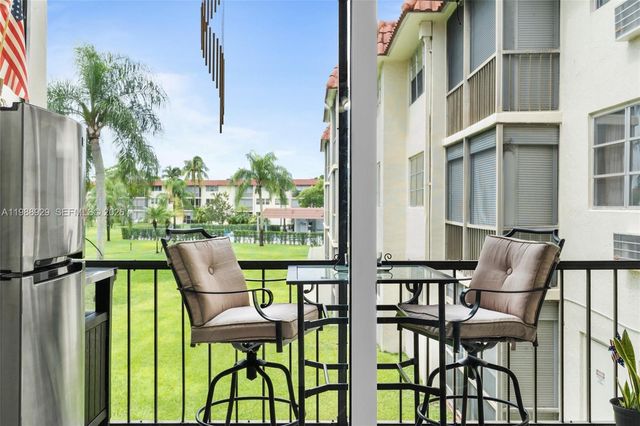 9420 S Hollybrook Lake Dr 206, Pembroke Pines, FL 33025