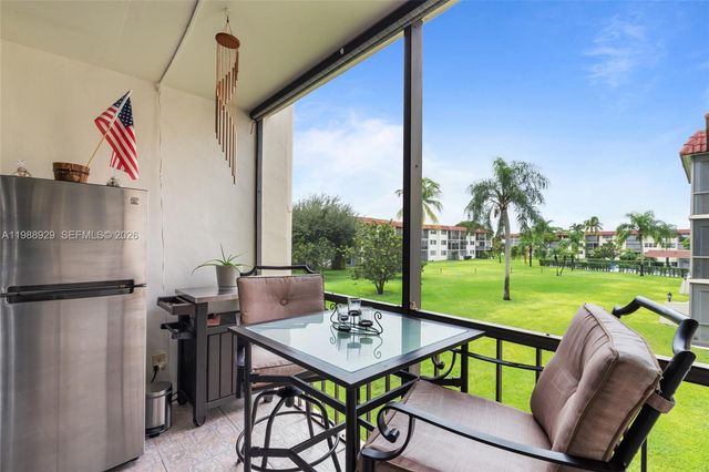 9420 S Hollybrook Lake Dr 206, Pembroke Pines, FL 33025