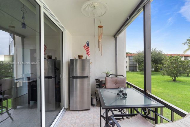 9420 S Hollybrook Lake Dr 206, Pembroke Pines, FL 33025