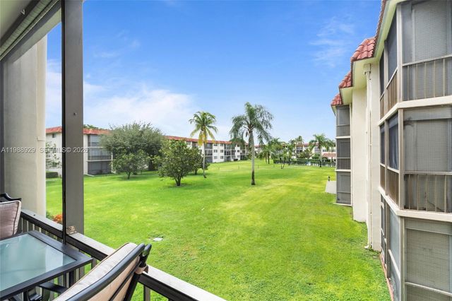 9420 S Hollybrook Lake Dr 206, Pembroke Pines, FL 33025