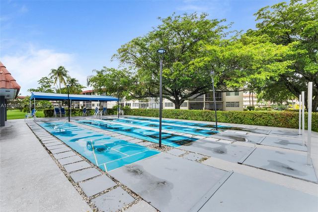 9420 S Hollybrook Lake Dr 206, Pembroke Pines, FL 33025