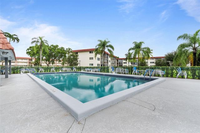 9420 S Hollybrook Lake Dr 206, Pembroke Pines, FL 33025