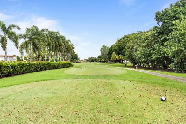 9420 S Hollybrook Lake Dr 206, Pembroke Pines, FL 33025