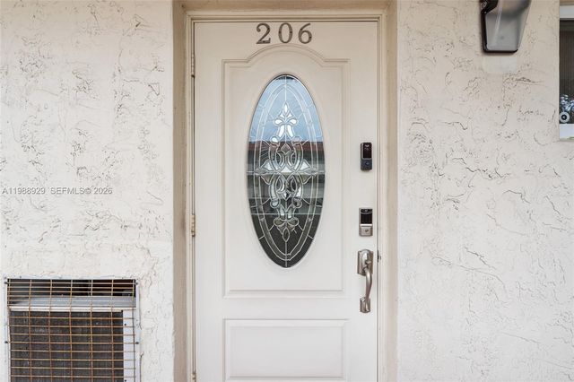 9420 S Hollybrook Lake Dr 206, Pembroke Pines, FL 33025