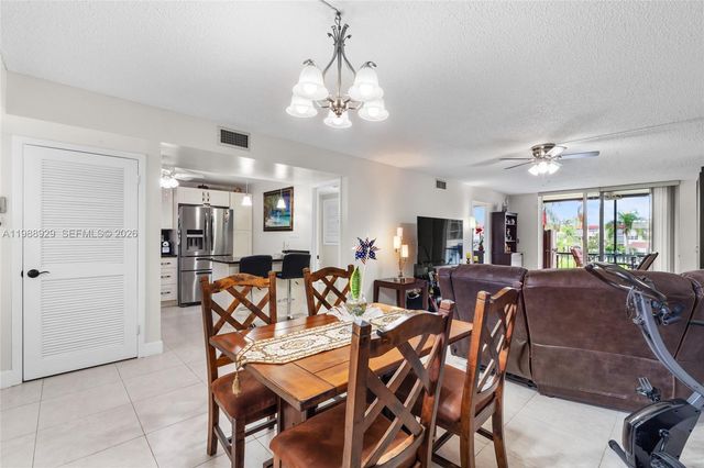 9420 S Hollybrook Lake Dr 206, Pembroke Pines, FL 33025