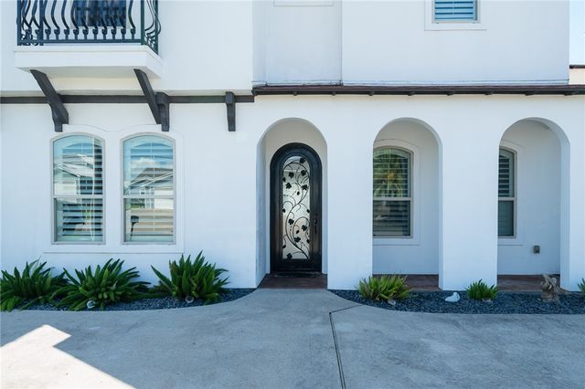 93 Copano Ridge Road, Rockport, TX 78382