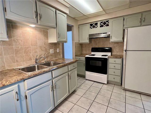 10120 W 96th Street A, Overland Park, KS 66212