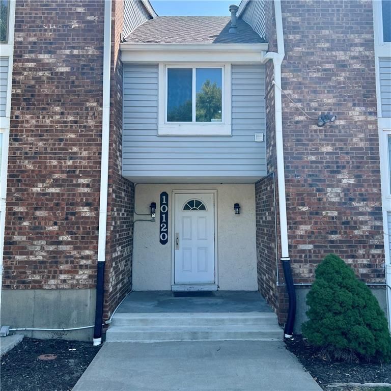 10120 W 96th Street A, Overland Park, KS 66212