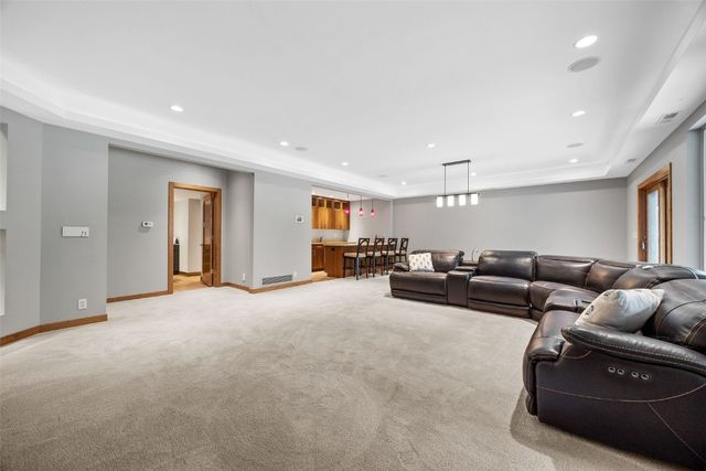 200 Auburn East Lane, Coralville, IA 52241