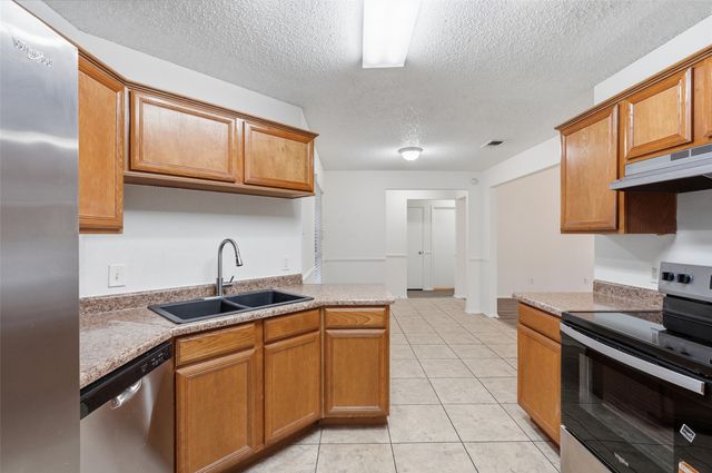 641 Green Mountain Road, Burleson, TX 76028