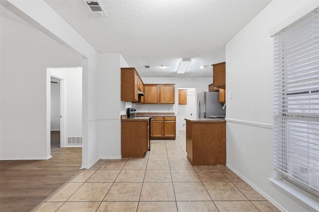 641 Green Mountain Road, Burleson, TX 76028