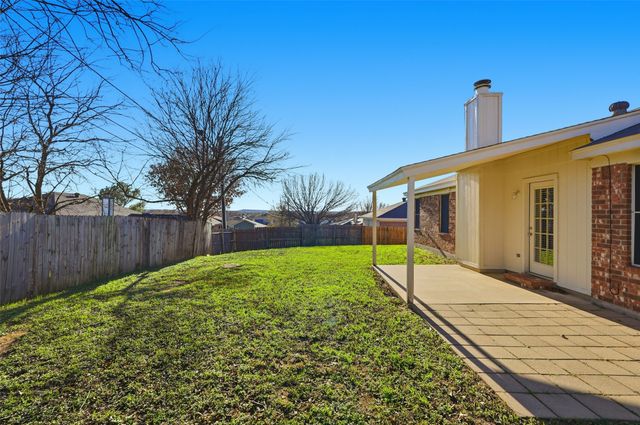 641 Green Mountain Road, Burleson, TX 76028