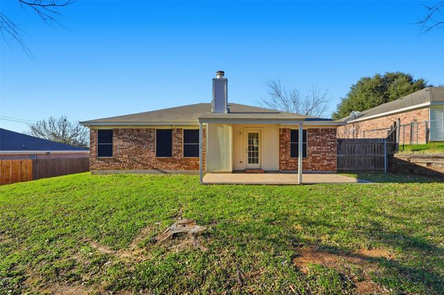 641 Green Mountain Road, Burleson, TX 76028