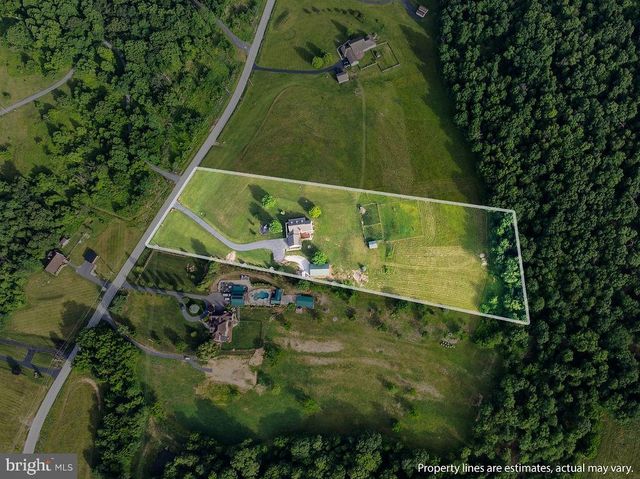 1435 KNOXLYN ORRTANNA RD, Orrtanna, PA 17353