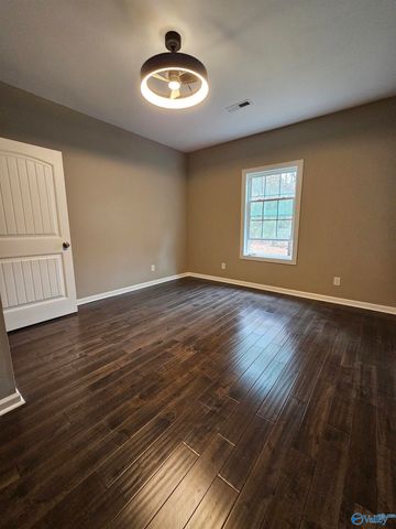 214 Crystal Creek Drive, New Market, AL 35761