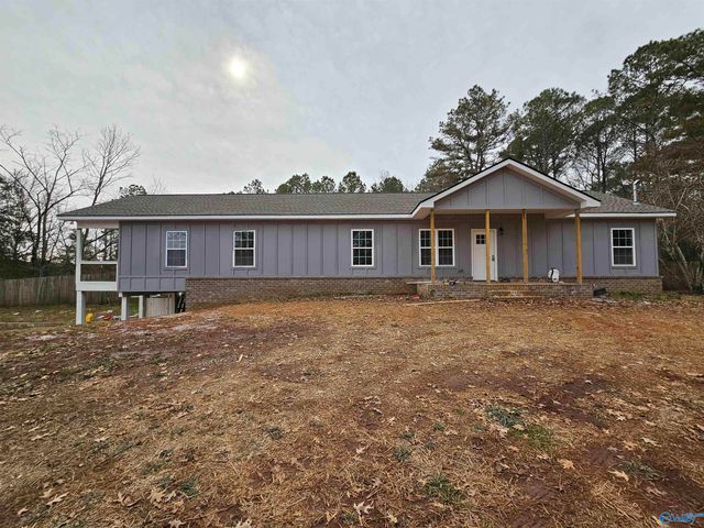 214 Crystal Creek Drive, New Market, AL 35761