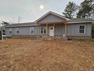 214 Crystal Creek Drive, New Market, AL 35761