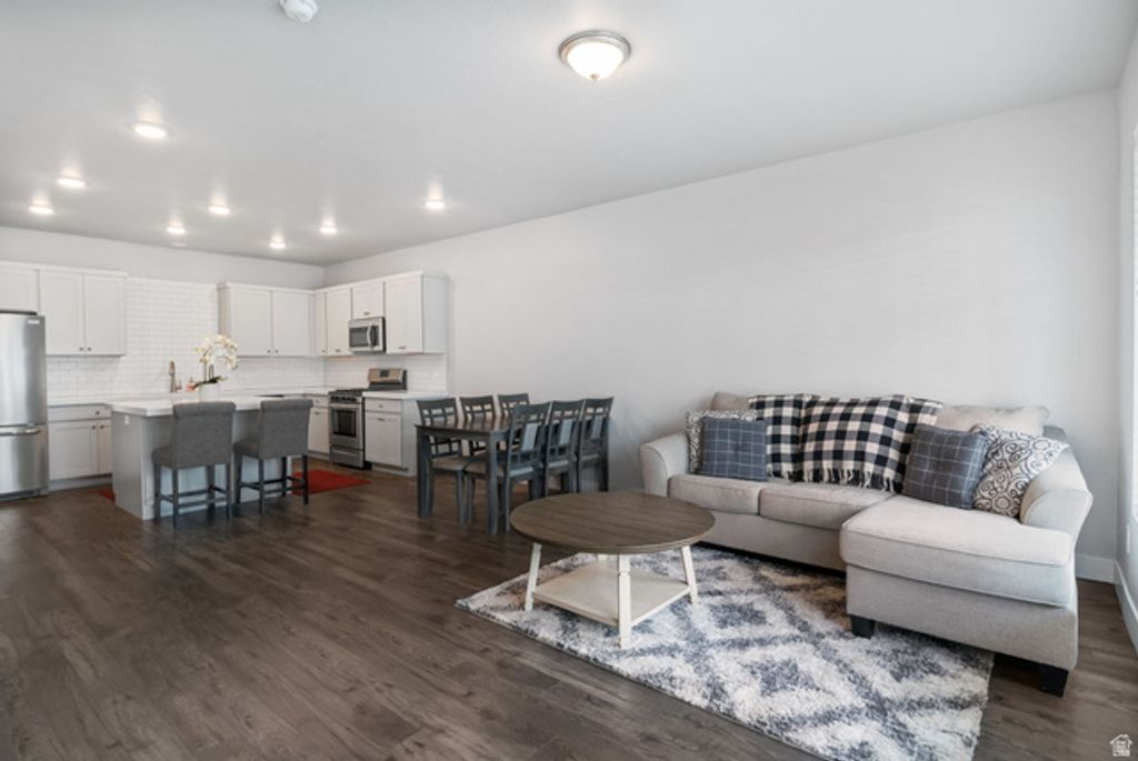 Image 6 of property listing at 1166 S 200 E, Spanish Fork, UT 84660