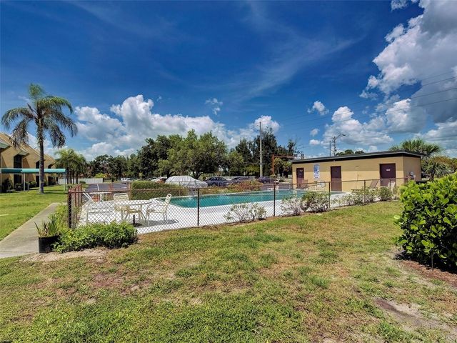 499 ALBEE FARM ROAD V11, Venice, FL 34285