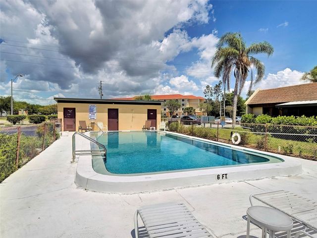 499 ALBEE FARM ROAD V11, Venice, FL 34285