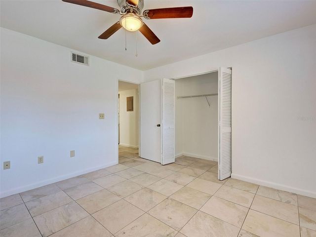 499 ALBEE FARM ROAD V11, Venice, FL 34285