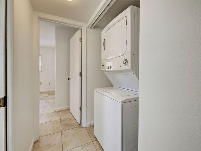 499 ALBEE FARM ROAD V11, Venice, FL 34285