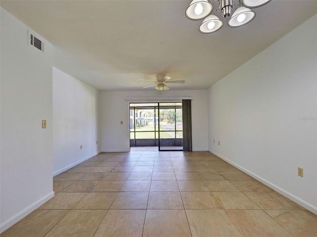499 ALBEE FARM ROAD V11, Venice, FL 34285
