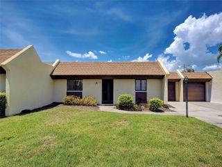 499 ALBEE FARM ROAD V11, Venice, FL 34285