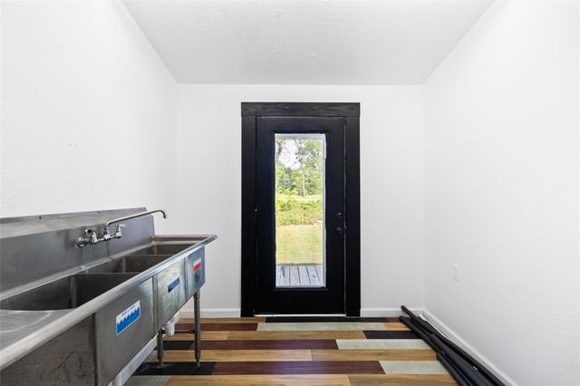 327 S Robb Street, Trinity, TX 75862