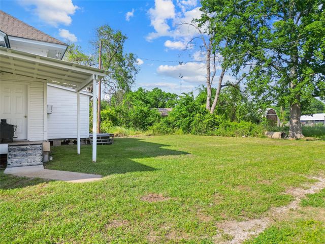 327 S Robb Street, Trinity, TX 75862