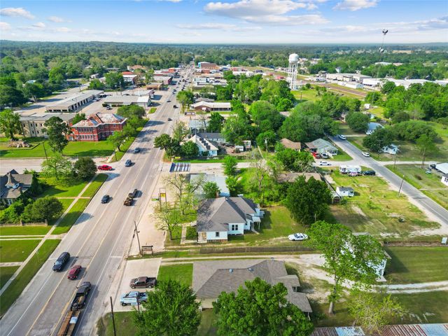 327 S Robb Street, Trinity, TX 75862