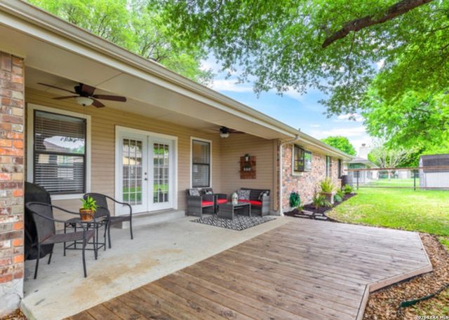 1420 DEVIN DR, New Braunfels, TX 78130