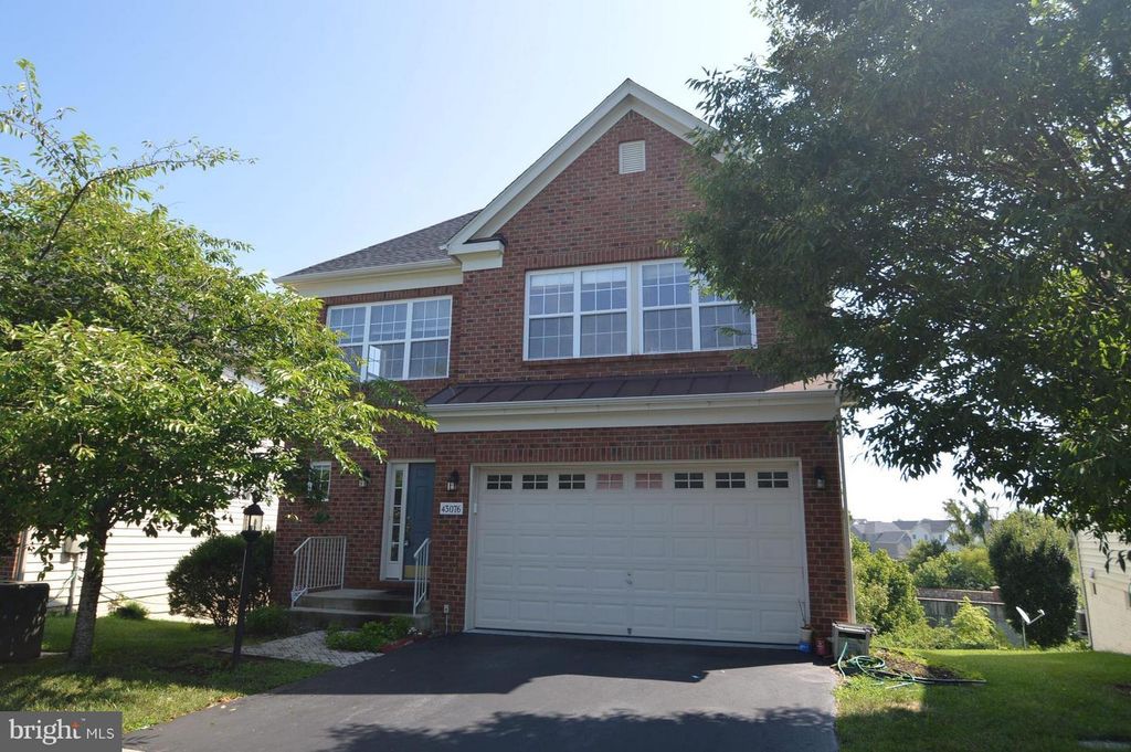 43076 LA RIVA DR, Ashburn, VA 20148