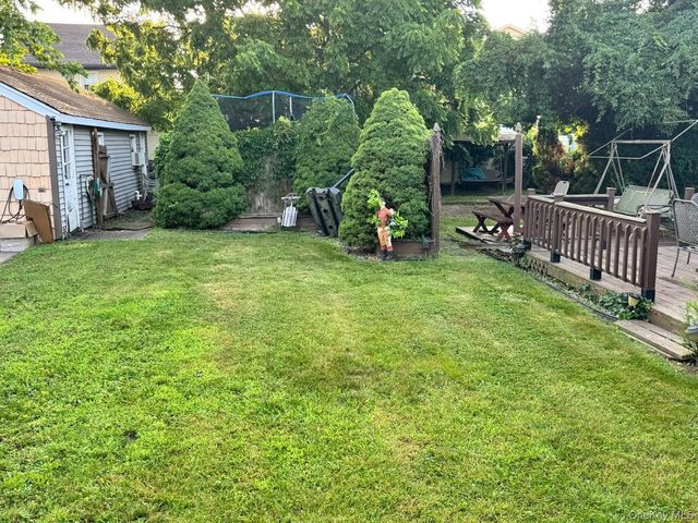 318 Felter Avenue, Hewlett, NY 11557