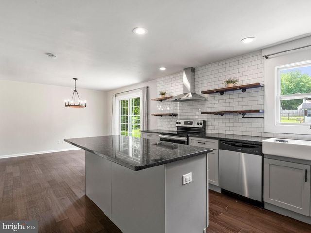 1104 CALN MEETINGHOUSE RD, Coatesville, PA 19320