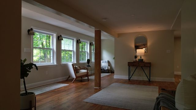 616 Grove St, Framingham, MA 01701