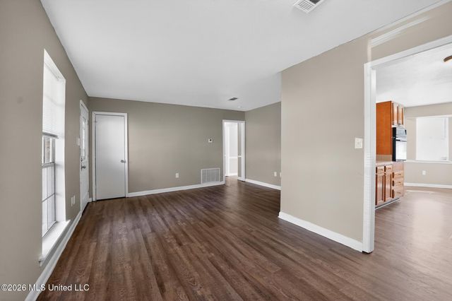 206 Valley Ridge Drive, Jackson, MS 39206
