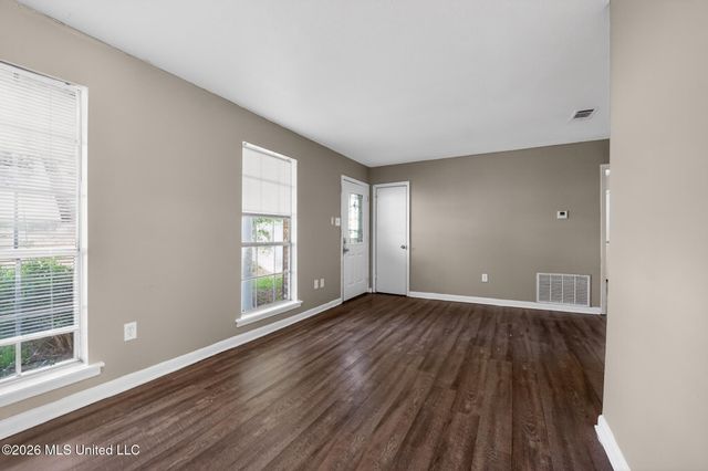 206 Valley Ridge Drive, Jackson, MS 39206