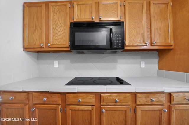206 Valley Ridge Drive, Jackson, MS 39206