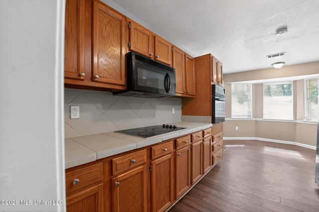 206 Valley Ridge Drive, Jackson, MS 39206