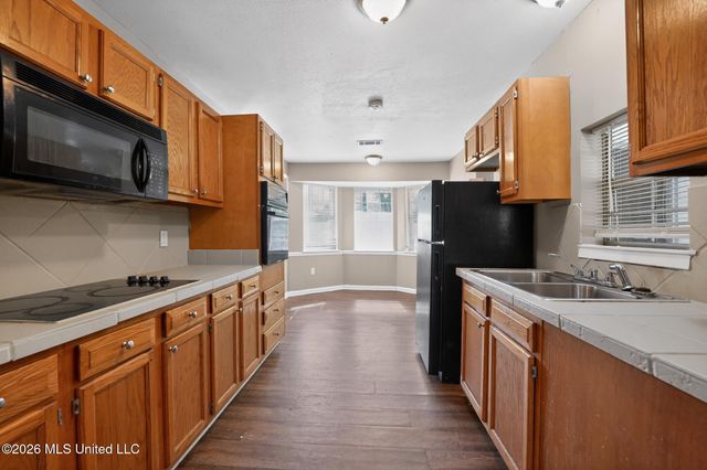 206 Valley Ridge Drive, Jackson, MS 39206