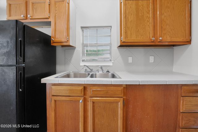 206 Valley Ridge Drive, Jackson, MS 39206